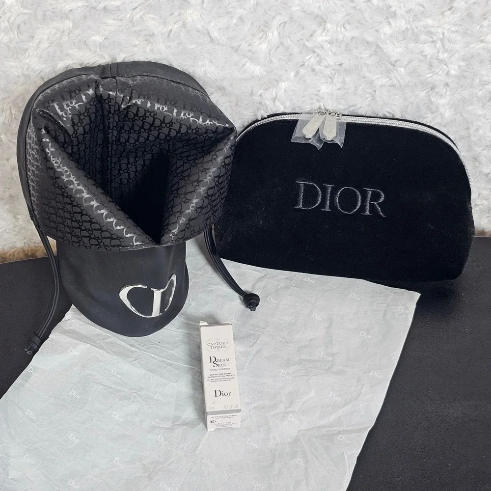 DIOR Makeup CD Logo Punch with Black Velvet Travel Bag & Cream Brush Not Include
